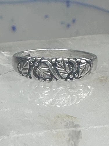 BLACK HILLS GOLD RING SLENDER LEAVES PINKY BAND SIZE 5.75 STERLING SILVER WOMEN: Black Hills Gold ring slender leaves pinky band size 5.75 sterling silver women Size 5.75 Width. 3/16" Thinnest part of band 1/8"