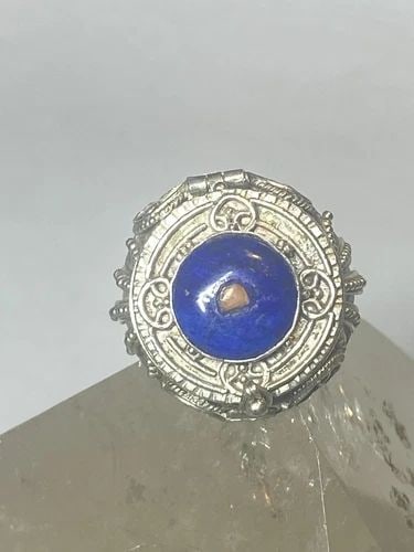 POISON RING SIZE 8 STERLING SILVER BLUE LAPIS LAZULI WOMEN GIRLS: POISON RING SIZE 8 STERLING SILVER BLUE LAPIS LAZULI WOMEN GIRLS Poison ring sterling silver blue lapis lazuli women girls Size 8 Weight 8.1g Widest 7/8" Thinnest back of band 3/16"