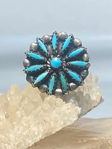 TURQUOISE RING SIZE 6 ZUNI PETITE POINT FLOWER SOUTHWEST STERLING SILVER WOMEN: TURQUOISE RING SIZE 6 ZUNI PETITE POINT FLOWER SOUTHWEST STERLING SILVER WOMEN Turquoise ring Zuni petite point flower sterling silver southwest women girls Size 6 Weight 5g Length. 7/8" Width 7/8" Na