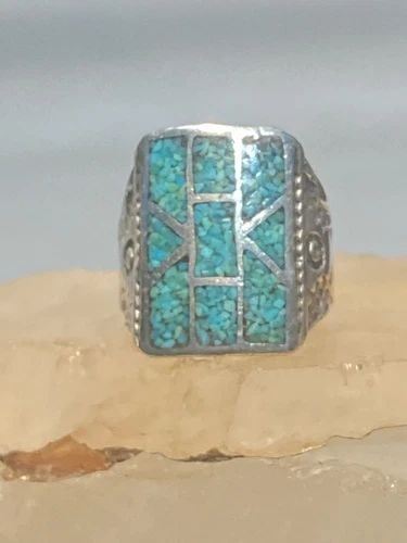 TURQUOISE MOSAIC RING SIZE 7.75 STERLING SILVER TRIBAL SOUTHWEST WOMEN MEN: TURQUOISE MOSAIC RING SIZE 7.75 STERLING SILVER TRIBAL SOUTHWEST WOMEN MEN Turquoise chips mosaic ring sterling silver southwest women men Size 7.75 Between a size 7.75 and a size 8 Weight 10.8g Lengt