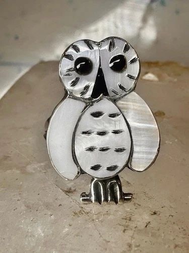 OWL RING SNOWY ZUNI MOTHER OF PEARL SIZE 6.5 REGINDA KALLESTEWA STERLING SILVER (1 of 2)