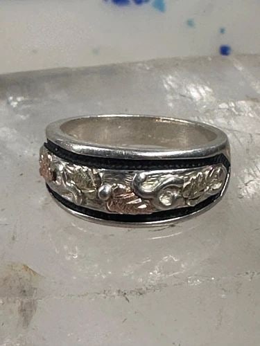 BLACK HILLS GOLD RING LEAVES WEDDING BAND SIZE 6.75 STERLING SILVER WOMEN MEN: BLACK HILLS GOLD RING LEAVES WEDDING BAND SIZE 6.75 STERLING SILVER WOMEN MEN Black Hills Gold ring leaves wedding band size 6.75 sterling silver women men Detailed with 12 K over the sterling silver 