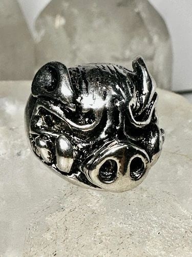 PIG RING HOG HEAVY BAND BIKER SIZE 8.25 STERLING SILVER WOMEN MEN: PIG RING HOG HEAVY BAND BIKER SIZE 8.25 STERLING SILVER WOMEN MEN Pig ring Hog Heavy band biker Size 8.25 Sterling Silver women men Size 8.25 Weight 34.3g Length 7/8" Width 7/8" Thinnest part of band 