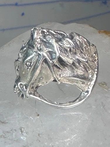 HORSE RING VINTAGE ANIMAL COWGIRL BAND PINKY SIZE 5.50 STERLING SILVER WOMEN GIR: HORSE RING VINTAGE ANIMAL COWGIRL BAND PINKY SIZE 5.50 STERLING SILVER WOMEN GIR Horse ring vintage animal cowgirl band pinky size 5.50 sterling silver women girls Size 5.5 Weight 9.9g Width. 1/2" Thi