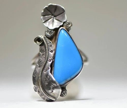 TURQUOISE RING LONG NAVAJO SQUASH BLOSSOM FEATHERS SOUTHWEST STERLING SILVER: TURQUOISE RING LONG NAVAJO SQUASH BLOSSOM FEATHERS SOUTHWEST STERLING SILVER Turquoise ring long Navajo squash blossom feathers southwest sterling silver size 8.25 weight 5.5g Widest part of band 1 1/