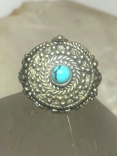 POISON RING BOHO TURQUOISE STERLING SILVER WOMEN: POISON RING BOHO TURQUOISE STERLING SILVER WOMEN Poison ring boho turquoise sterling silver women Size 7 Weight 12.6g Length 7/8" Width 3/4" Thinnest part 1/8"