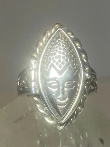 POISON RING LONG FACE BAND STERLING SILVER WOMEN GIRLS: POISON RING LONG FACE BAND STERLING SILVER WOMEN GIRLS Poison ring long face band sterling silver women girls Size 6.50 Between. a size 6.50 and a size 6.75 Weight 9.7g Length 1" Width 1/2" Thinnest p