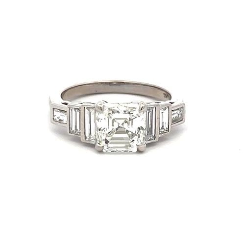 2.95 CARAT ASSCHER CUT AND BAGUETTE SHAPE DIAMOND PLATINUM ENGAGEMENT RING: 2.95 CARAT ASSCHER CUT AND BAGUETTE SHAPE DIAMOND PLATINUM ENGAGEMENT RING Title: 2.95 Carat Asscher Cut F VS2 and Baguette Shape F VS2 Diamond Platinum Engagement Ring Style: Engagement Metal: Platin