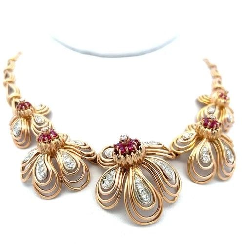 2.00 CARAT RUBY 1.00 CARAT ROUND BRILLIANT DIAMOND 18K GOLD STATEMENT NECKLACE: 2.00 CARAT RUBY 1.00 CARAT ROUND BRILLIANT DIAMOND 18K GOLD STATEMENT NECKLACE Title: 2.00 Carat Round Brilliant Ruby 1.00 Carat Round Brilliant G SI1 Diamond 18 Karat Two Tone Gold Statement Necklace