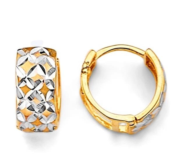 NEW 14K TWO TONE GOLD HUGGIES EARRINGS: NEW 14K TWO TONE GOLD HUGGIES EARRINGS HUGGIES EARRINGS NEW 14K TWO TONE GOLD Height : 10 mm Width : 10 mm Weight : 1.7g