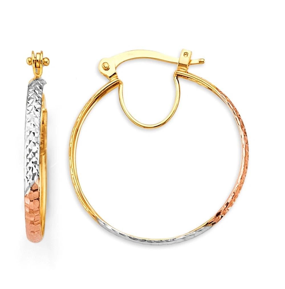 NEW 14K 2.2MM TRI COLOR GOLD DC HOOP EARRINGS: NEW 14K 2.2MM TRI COLOR GOLD DC HOOP EARRINGS DC HOOP EARRINGS NEW 14K 2.2MM TRI COLOR GOLD Height : 25 mm Width : 25 mm Weight : 1.7g