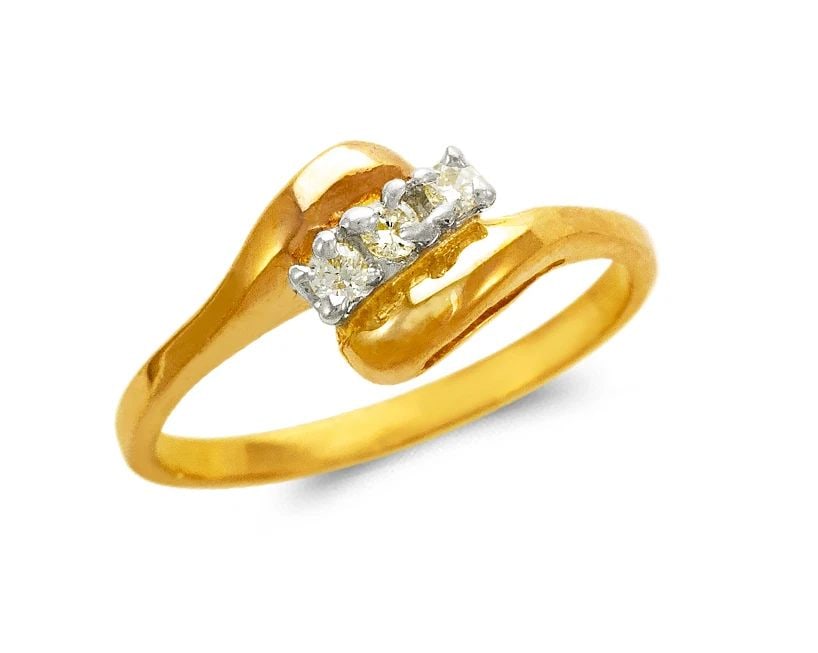 NEW 14K TWO TONE GOLD LADIES FASHION RING: NEW 14K TWO TONE GOLD LADIES FASHION RING LADIES FASHION RING NEW 14K TWO TONE GOLD SIZE Apx: 8mm WEIGHT: 2.0g