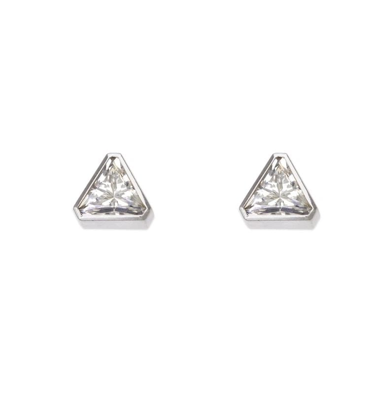 NEW 14K WHITE GOLD TRIANGLE BEVELED STUD EARRINGS (1 of 2)