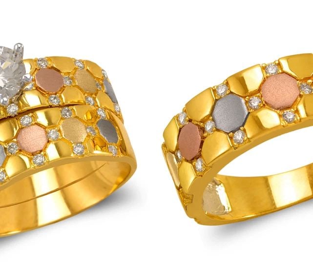 NEW 14K TRICOLOR GOLD TRICOLOR WEDDING TRIO RING SET: NEW 14K TRICOLOR GOLD TRICOLOR WEDDING TRIO RING SET TRICOLOR WEDDING TRIO RING SET NEW 14K TRICOLOR GOLD SIZE Apx: 7.5mm Apx. WEIGHT: 13.4g