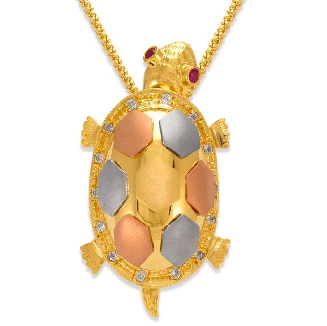 NEW 14K TRICOLOR GOLD 36MM FANCY TURTLE PENDANT: NEW 14K TRICOLOR GOLD 36MM FANCY TURTLE PENDANT 36MM FANCY TURTLE PENDANT NEW 14K TRICOLOR GOLD Apx. WIDTH: 19x36mm Apx WEIGHT: 13.1g