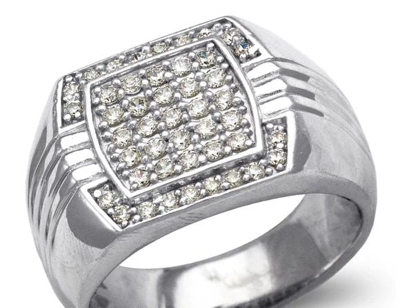 NEW 14K WHITE GOLD MEN'S WHITE CLUSTER RING: NEW 14K WHITE GOLD MEN'S WHITE CLUSTER RING MEN'S WHITE CLUSTER RING NEW 14K WHITE GOLD Apx. WIDTH: 14mm Apx. WEIGHT: 11.1g