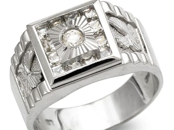 NEW 14K WHITE GOLD MEN'S FANCY WHITE EAGLE RING: NEW 14K WHITE GOLD MEN'S FANCY WHITE EAGLE RING MEN'S FANCY WHITE EAGLE RING NEW 14K WHITE GOLD Apx. WIDTH: 12mm Apx. WEIGHT: 10.0g