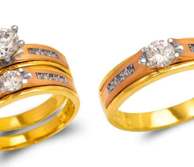 NEW 14K TRICOLOR GOLD TRICOLOR WEDDING TRIO RING SET: NEW 14K TRICOLOR GOLD TRICOLOR WEDDING TRIO RING SET TRICOLOR WEDDING TRIO RING SET NEW 14K TRICOLOR GOLD SIZE Apx: 6mm Apx. WEIGHT: 9.9g