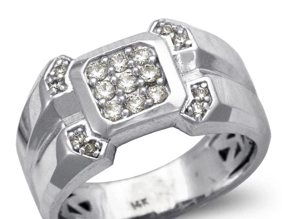 NEW 14K WHITE GOLD MEN'S WHITE CLUSTER RING: NEW 14K WHITE GOLD MEN'S WHITE CLUSTER RING MEN'S WHITE CLUSTER RING NEW 14K WHITE GOLD Apx. WIDTH: 12mm Apx. WEIGHT: 9.9g