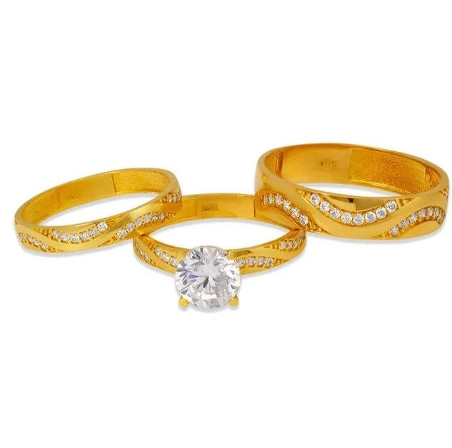 NEW 14K YELLOW GOLD WEDDING TRIO RING SET: NEW 14K YELLOW GOLD WEDDING TRIO RING SET 14K Yellow Gold Approx. 8mm Stone, 3mm Ladies Band, 5mm Men's Band High Polished Weight: 6.5 Grams