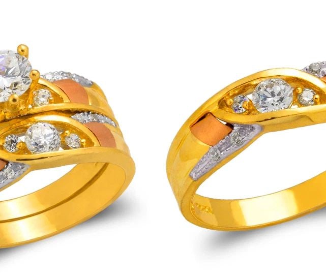 NEW 14K TRICOLOR GOLD TRICOLOR WEDDING TRIO RING SET: NEW 14K TRICOLOR GOLD TRICOLOR WEDDING TRIO RING SET TRICOLOR WEDDING TRIO RING SET NEW 14K TRICOLOR GOLD SIZE Apx: 6mm Apx. WEIGHT: 9.4g