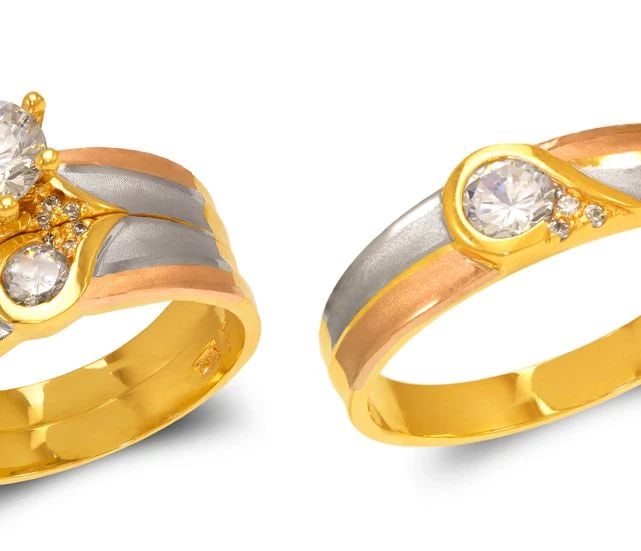 NEW 14K TRICOLOR GOLD TRICOLOR WEDDING TRIO RING SET: NEW 14K TRICOLOR GOLD TRICOLOR WEDDING TRIO RING SET TRICOLOR WEDDING TRIO RING SET NEW 14K TRICOLOR GOLD SIZE Apx: 6mm Apx. WEIGHT: 9.4g