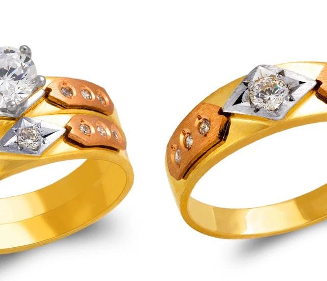 NEW 14K TRICOLOR GOLD TRICOLOR WEDDING TRIO RING SET: NEW 14K TRICOLOR GOLD TRICOLOR WEDDING TRIO RING SET TRICOLOR WEDDING TRIO RING SET NEW 14K TRICOLOR GOLD SIZE Apx: 6mm Apx. WEIGHT: 9.1g