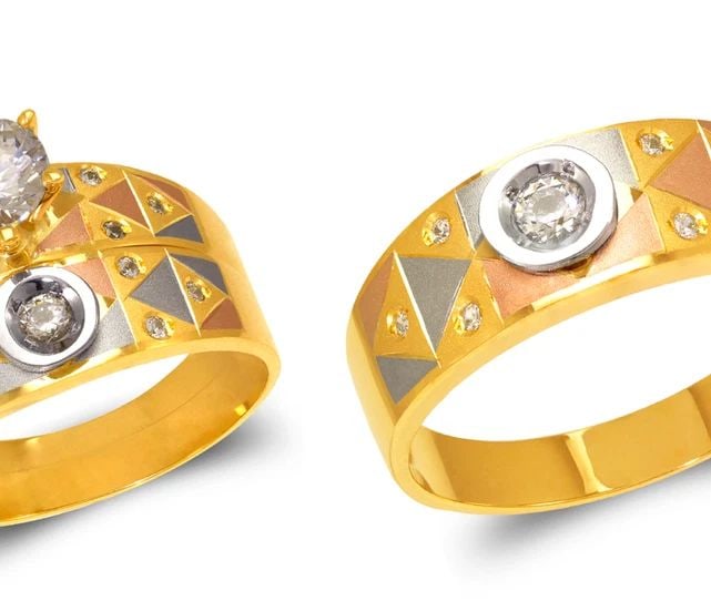 NEW 14K TRICOLOR GOLD TRICOLOR WEDDING TRIO RING SET: NEW 14K TRICOLOR GOLD TRICOLOR WEDDING TRIO RING SET TRICOLOR WEDDING TRIO RING SET NEW 14K TRICOLOR GOLD SIZE Apx: 6mm Apx. WEIGHT: 8.9g