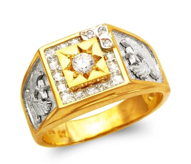 NEW 14K TWO TONE GOLD MEN'S FANCY EAGLE RING: NEW 14K TWO TONE GOLD MEN'S FANCY EAGLE RING MEN'S FANCY EAGLE RING NEW 14K TWO TONE GOLD Apx. WIDTH: 13mm Apx. WEIGHT: 8.8g