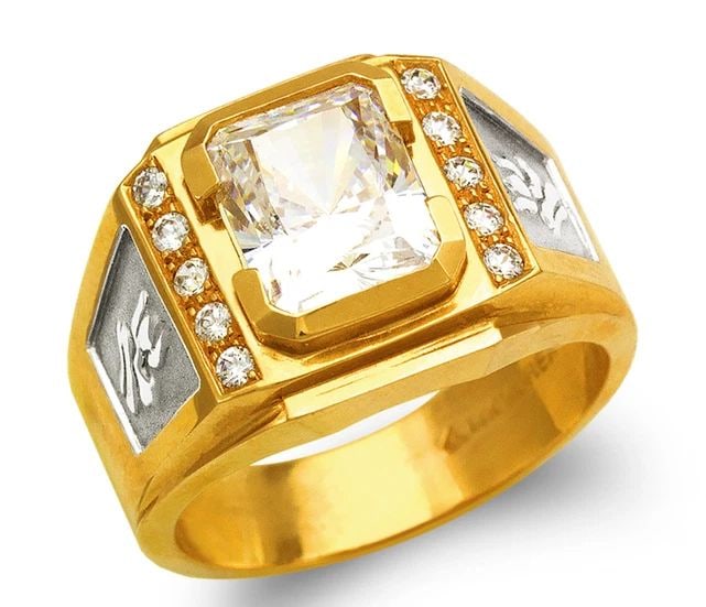 NEW 14K TWO TONE GOLD MEN'S FANCY RING: NEW 14K TWO TONE GOLD MEN'S FANCY RING MEN'S FANCY RING NEW 14K TWO TONE GOLD Apx. WIDTH: 15mm Apx. WEIGHT: 8.6g