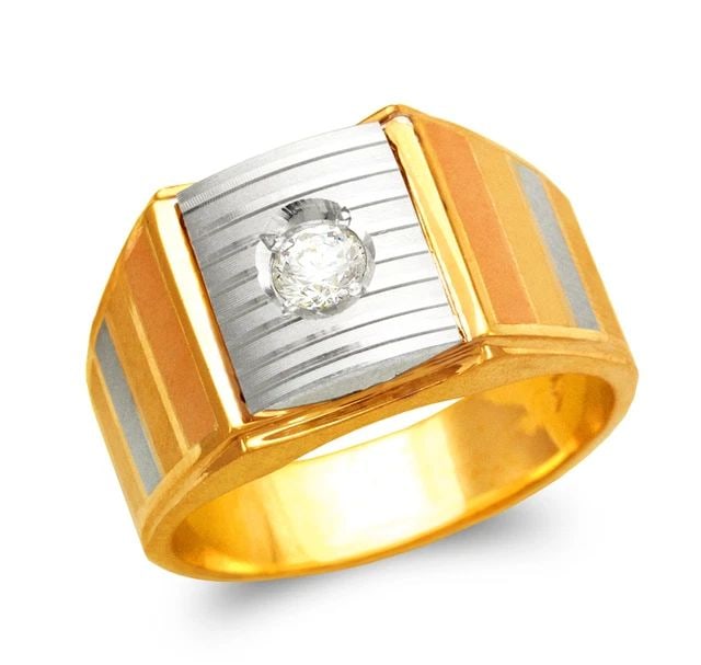 NEW 14K TRICOLOR GOLD MEN'S FANCY RING: NEW 14K TRICOLOR GOLD MEN'S FANCY RING MEN'S FANCY RING NEW 14K TRICOLOR GOLD SIZE Apx: 13mm Apx. WEIGHT: 8.2g