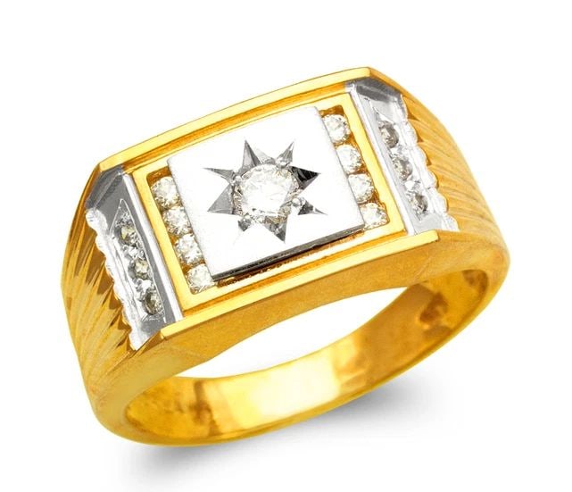 NEW 14K TWO TONE GOLD MEN'S FANCY RING: NEW 14K TWO TONE GOLD MEN'S FANCY RING MEN'S FANCY RING NEW 14K TWO TONE GOLD Apx. WIDTH: 11mm Apx. WEIGHT: 7.9g