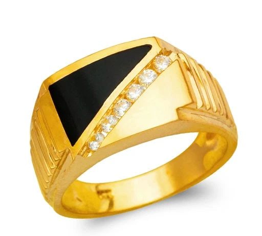 NEW 14K YELLOW GOLD MEN'S FULL CUT ONYX RING: NEW 14K YELLOW GOLD MEN'S FULL CUT ONYX RING MEN'S FULL CUT ONYX RING NEW 14K YELLOW GOLD SIZE Apx: 11mm Apx WEIGHT: 7.8g