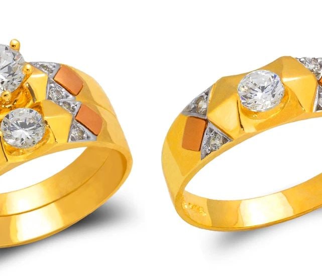 NEW 14K TRICOLOR GOLD TRICOLOR WEDDING TRIO RING SET: NEW 14K TRICOLOR GOLD TRICOLOR WEDDING TRIO RING SET TRICOLOR WEDDING TRIO RING SET NEW 14K TRICOLOR GOLD SIZE Apx: 6mm Apx. WEIGHT: 7.4g