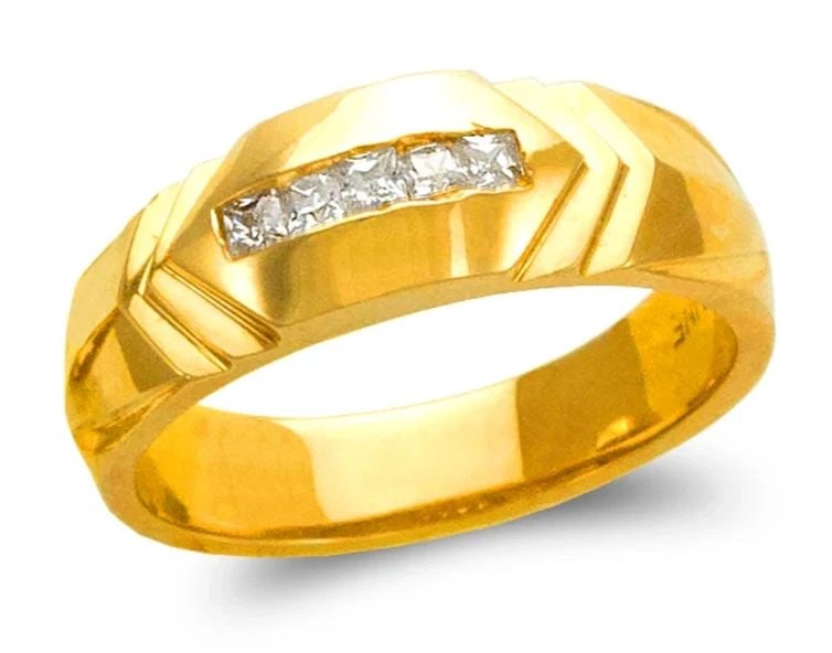 NEW 14K YELLOW GOLD MEN'S COUPLE RING: NEW 14K YELLOW GOLD MEN'S COUPLE RING MEN'S COUPLE RING NEW 14K YELLOW GOLD SIZE Apx: 7mm Apx WEIGHT: 7.3g