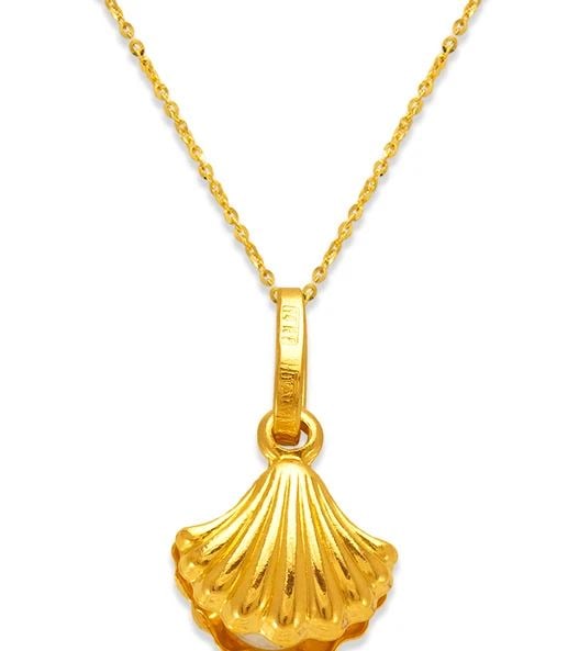 NEW 14K YELLOW GOLD 3MM CLAM WITH PEARL CHARM PENDANT: NEW 14K YELLOW GOLD 3MM CLAM WITH PEARL CHARM PENDANT3MM CLAM WITH PEARL CHARM PENDANTNEW 14KYELLOW GOLDApx. WIDTH: 9x8mmApx WEIGHT: 0.8g