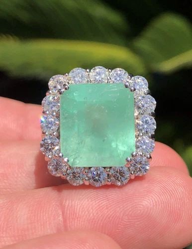 16.13CT COLOMBIAN NATURAL GREEN EMERALD & 4.00CT VS-SI DIAMOND 14K GOLD RING (1 of 2)