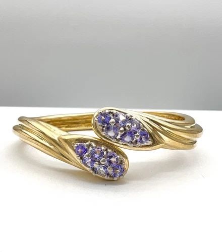 DESIGNER 14K YELLOW GOLD & PLATINUM NATURAL TANZANITE BANGLE HINGED BRACELET 38G: DESIGNER 14K YELLOW GOLD & PLATINUM NATURAL TANZANITE BANGLE HINGED BRACELET 38G Designer 14k Yellow Gold & Platinum Natural Tanzanite Bangle Hinged Bracelet 38g Size: Around 6" Long Max Wearable Leng