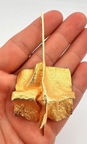 VTG 18K YELLOW GOLD BRUTALIST MODERNIST ABSTRACT FREE FORM PENDANT 3.5" -20.6G: VTG 18K YELLOW GOLD BRUTALIST MODERNIST ABSTRACT FREE FORM PENDANT 3.5" -20.6G Vtg 18k Yellow Gold Brutalist Modernist Abstract Free Form Pendant 3.5" -20.6g Size: Over 3 1/2" Tall Bail by Over 1 3/4"