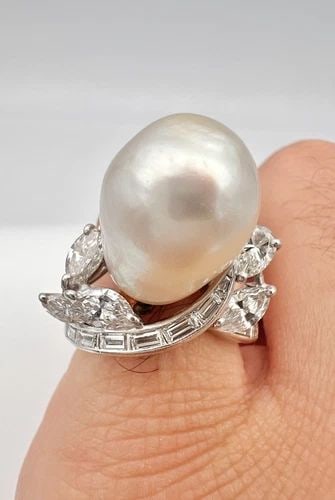 ART DECO PLATINUM 13X18MM SOUTH SEA PEARL PEAR MARQUISE BAGUETTE DIAMOND RING: ART DECO PLATINUM 13X18MM SOUTH SEA PEARL PEAR MARQUISE BAGUETTE DIAMOND RING Antique Art Deco Platinum 13x18mm Natural South Sea Pearl Pear Marquise Baguette Diamond Ring Size: 7- Can Be Sized To Any