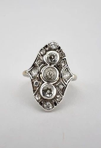 1880S VICTORIAN 14K YELLOW GOLD PLATINUM TOP OLD MINE CUT DIAMOND ELONGATED RING: 1880’s Victorian Georgian 14k Yellow Gold & Platinum Top Old Mine Cut Diamond Elongated 3 Stone Ring Ring Size: 5 - Can Be Resized Weight is 3.4 Grams on my scale Metal: 14k Yellow Gold & (I Believe