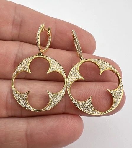 DESIGNER 18K YELLOW GOLD 4 LEAF CLOVER FLOWER 2.00CT DIAMOND DANGLE EARRINGS (1 of 2)