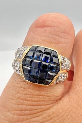 DESIGNER 18K YELLOW GOLD INVISIBLE SET BAGUETTE BLUE SAPPHIRE & DIAMOND RING: DESIGNER 18K YELLOW GOLD INVISIBLE SET BAGUETTE BLUE SAPPHIRE & DIAMOND RING Designer 18K Yellow Gold Invisible Set Baguette Blue Sapphire & Diamond Ring Size: 6.5 - Can be Resized With Out Damage Wei