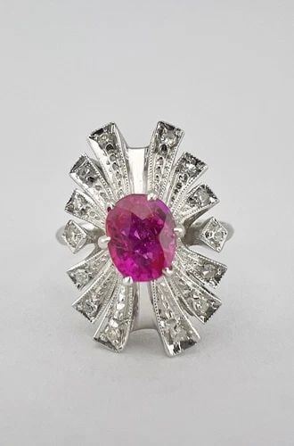 ART DECO 18K WHITE GOLD BURMESE PINK RUBY & OLD CUT ROUND DIAMOND BALLERINA RING: ART DECO 18K WHITE GOLD BURMESE PINK RUBY & OLD CUT ROUND DIAMOND BALLERINA RING Art Deco 18K White Gold Burmese Pink Ruby & Old Cut Round Diamond Ballerina Ring Size: 5.5- Can be Resized With Out Dam