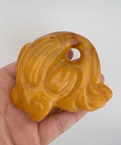 ANTIQUE OLD CHINESE BUTTERSCOTCH EGG YOLK AMBER CARVED KOI FISH PENDANT 100G: ANTIQUE OLD CHINESE BUTTERSCOTCH EGG YOLK AMBER CARVED KOI FISH PENDANT 100G RARE Antique Old Chinese Butterscotch Egg Yolk Amber Carved Koi Fish Pendant 100g Size: 3 3/8" Tall By 3 5/8" Wide & Around