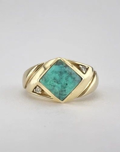 VINTAGE 14K YELLOW GOLD NATURAL TURQUOISE & DIAMOND SOLID MEN'S RING 9.4G: VINTAGE 14K YELLOW GOLD NATURAL TURQUOISE & DIAMOND SOLID MEN'S RING 9.4G Vintage 14k Yellow Gold Natural Turquoise & Diamond Solid Men's Ring 9.4g Ring Size: 9.75 - Can Be Red Sized Without Damaging 
