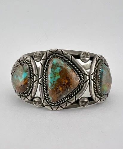 VINTAGE NAVAJO BISBEE TURQUOISE STERLING SILVER STAMPED WIDE CUFF BRACELET 89G (1 of 2)