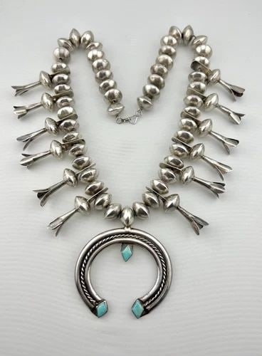 EARLY HAND TOOLED NAVAJO STERLING SILVER TURQUOISE SQUASH BLOSSOM NECKLACE 214G: EARLY HAND TOOLED NAVAJO STERLING SILVER TURQUOISE SQUASH BLOSSOM NECKLACE 214G EARLY HAND TOOLED NAVAJO STERLING SILVER TURQUOISE SQUASH BLOSSOM NECKLACE 214g This Amazing necklace features Gem Quali