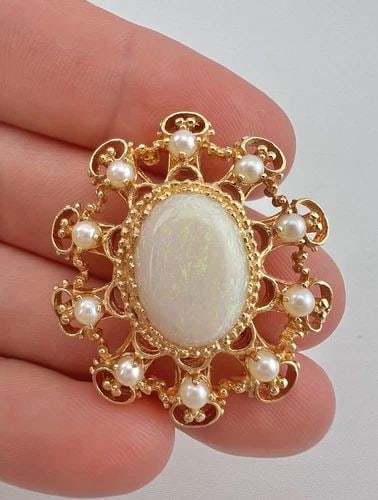 ANTIQUE ETRUSCAN 14K YELLOW GOLD AUSTRALIAN FIRE OPAL & PEARL BROOCH PENDANT: ANTIQUE ETRUSCAN 14K YELLOW GOLD AUSTRALIAN FIRE OPAL & PEARL BROOCH PENDANT Antique Etruscan 14k Yellow Gold Australian Fire Opal & Pearl Brooch Pendant Size: Almost 1 1/2" Tall By 1 1/4" Wide Metal: