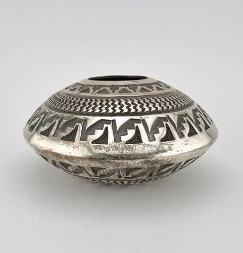 RARE VTG NAVAJO SUNSHINE REEVES STERLING SILVER DETAILED DEEP STAMPED WEED POT (1 of 2)